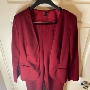 Maroon/Red Women’s Pant Suit Size 4!